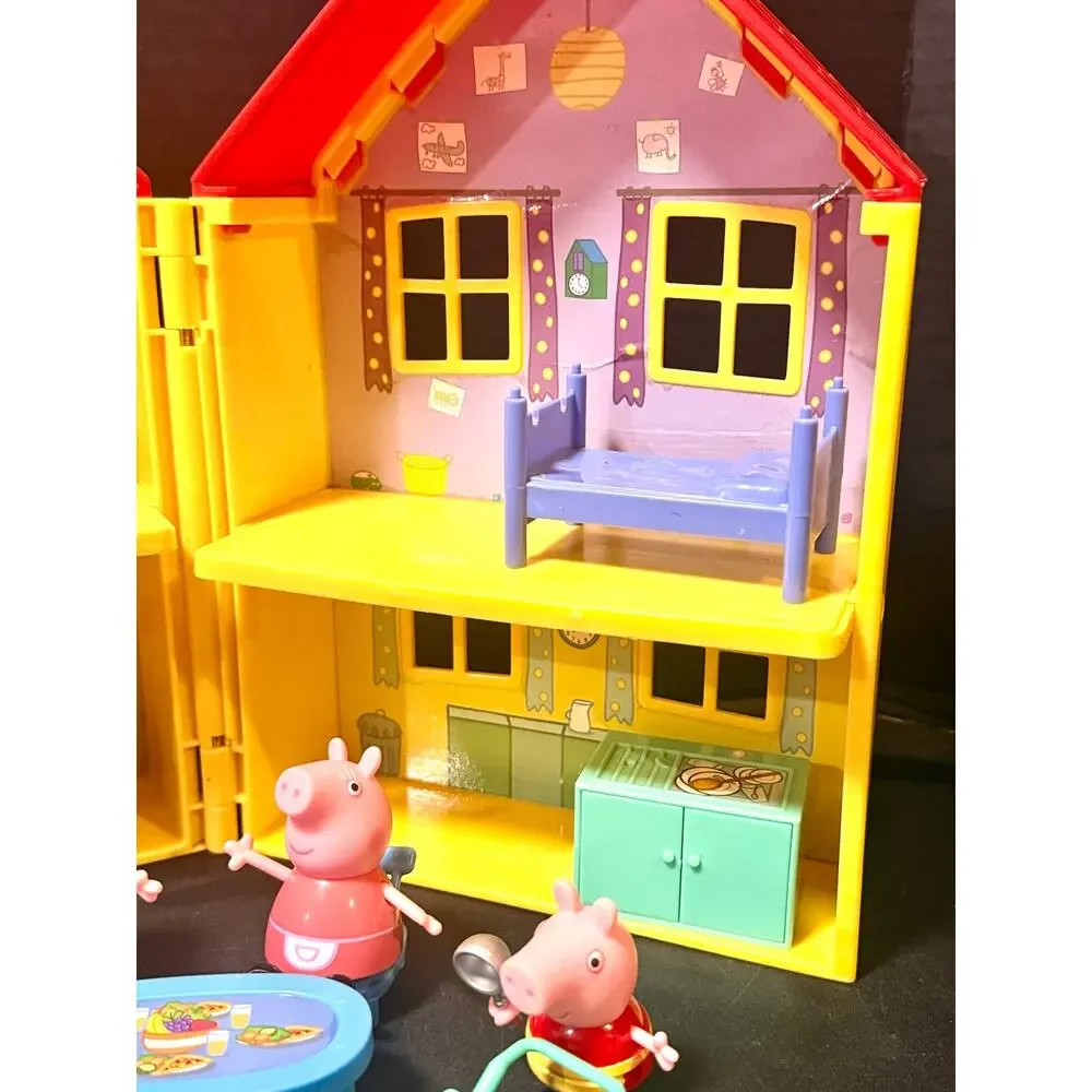 Peppa Pig’s House Set #2 foldable house furniture 4 figures car